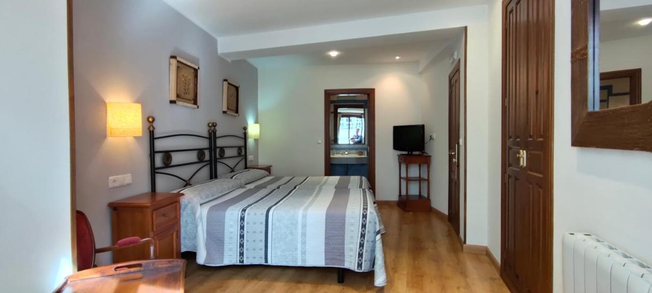 Hotel Rural La Plaza 캄포데카쏘 외부 사진