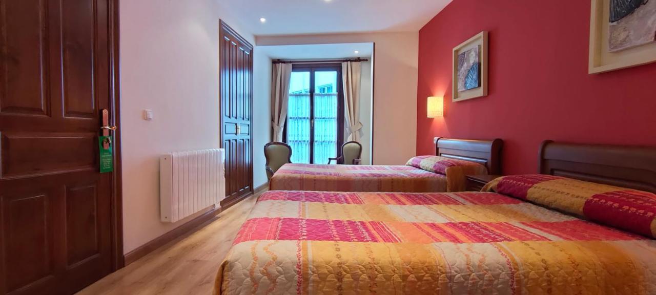 Hotel Rural La Plaza 캄포데카쏘 외부 사진