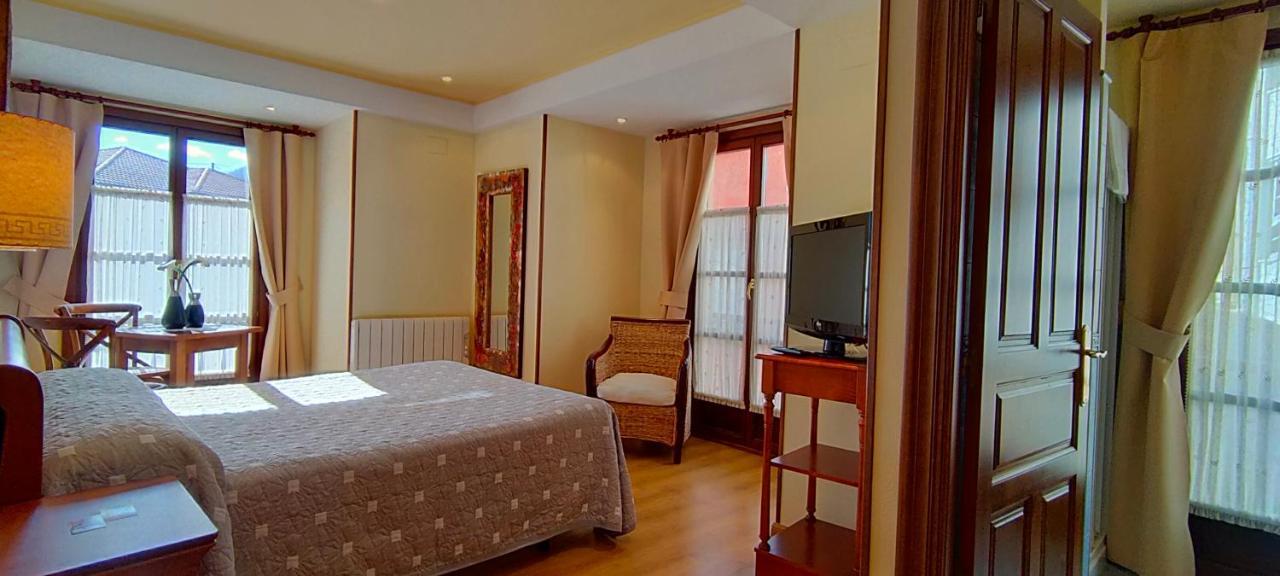 Hotel Rural La Plaza 캄포데카쏘 외부 사진