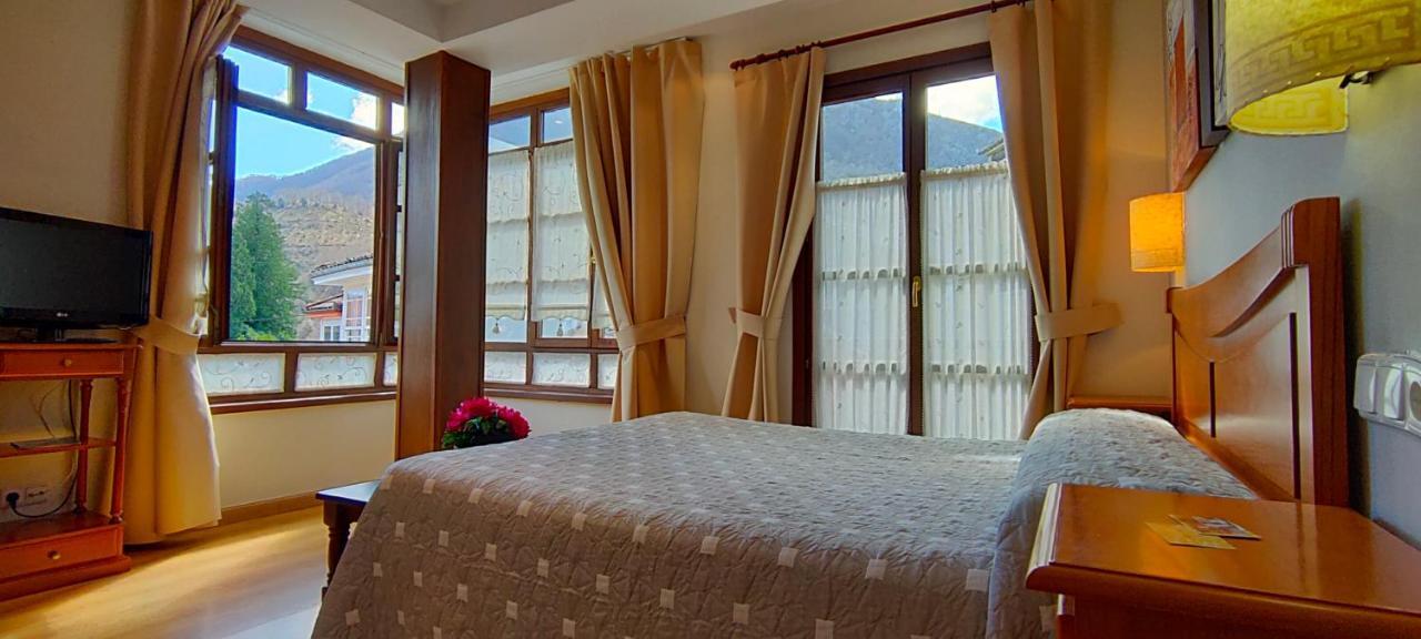 Hotel Rural La Plaza 캄포데카쏘 외부 사진